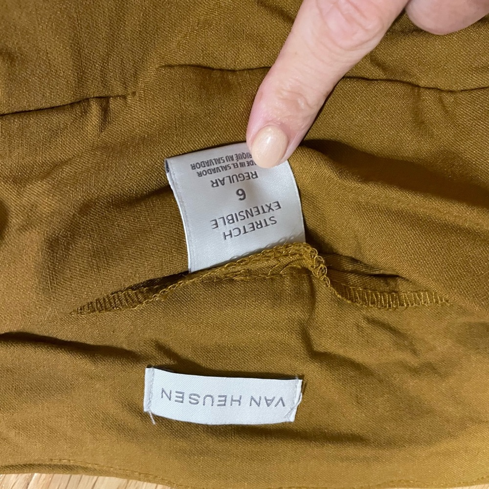 Mustard dress pants, size 6! Perfect condition.